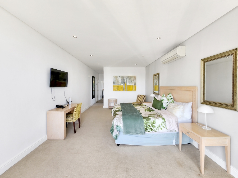 To Let 7 Bedroom Property for Rent in Camps Bay Western Cape